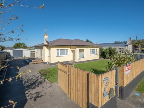 2 Collins Street, Hawera