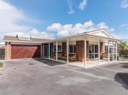 64 Kapanui Road, Waikanae