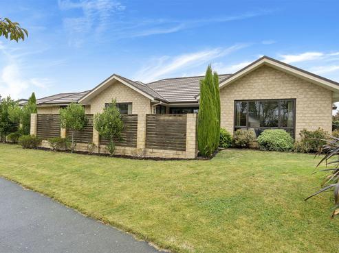 30 Champagne Avenue, Yaldhurst