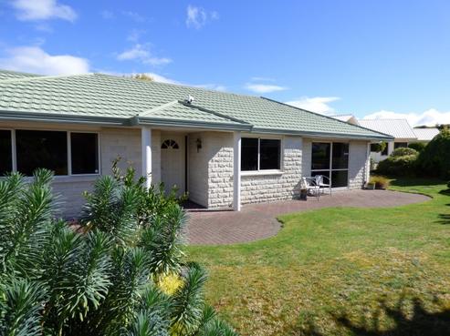 1/24 Robinson Terrace, Rangatira Park