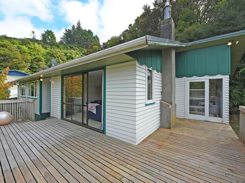 61 Bird Grove, Stokes Valley