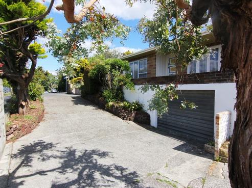 12 Houchens Road, Glenview