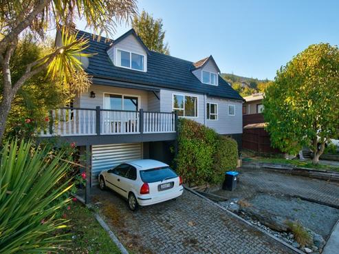1 Cameron Place, Fernhill/Sunshine Bay