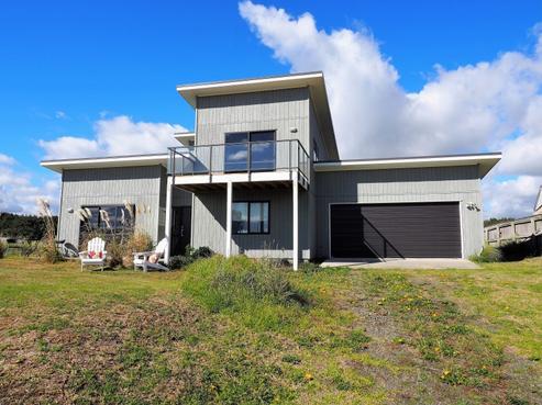 1 Te Awe Awe Grove, Himatangi Beach
