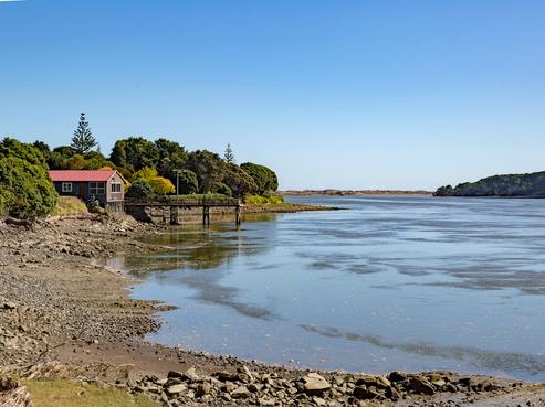 21 Tuakau Bridge-port Waikato Road, Port Waikato
