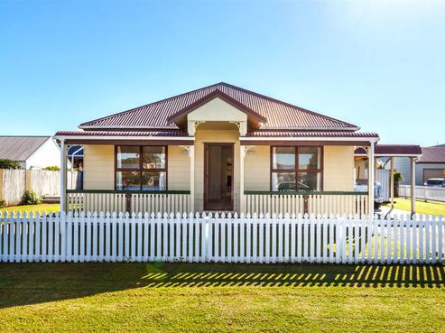 1 Tudor Grove, Whitianga