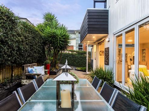 2/32A Bracken Avenue, Takapuna