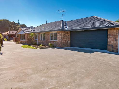 11 Leanne Way, Waikanae Beach