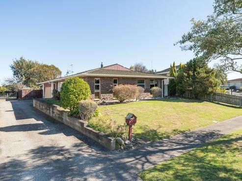 36 Terry Crescent, Milson