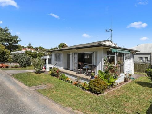 82 Tawa Street, Melville