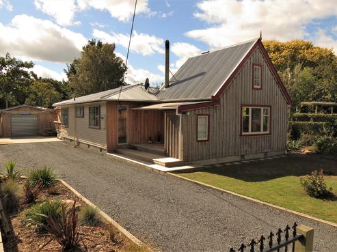 18 Waikawa Beach Road, Manakau