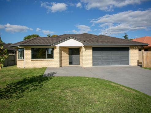 4 Christy Brown Place, Leamington