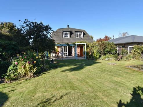 32 Main North Road, Woodend