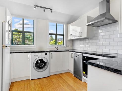 2/168 Tinakori Road, Thorndon