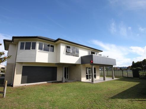 17 Centreway, Pauanui