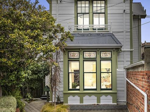 1/33 Hobson Crescent, Thorndon