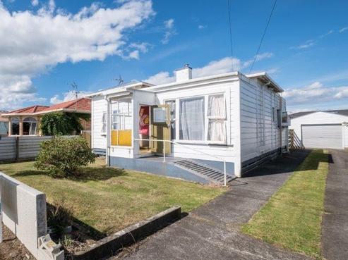 64 Disraeli Street, Hawera