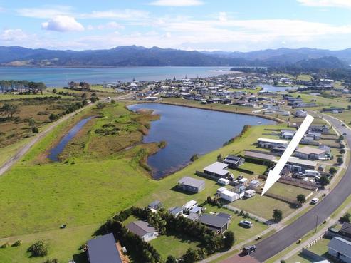 202 Ngaio Drive, Matarangi