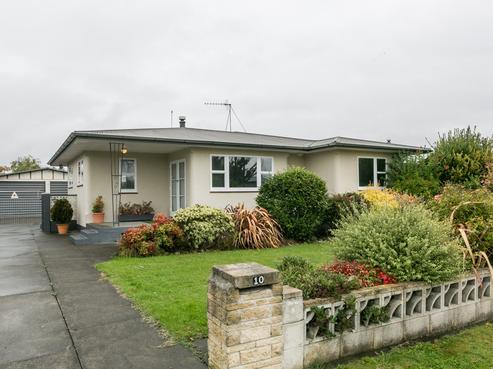 10 Henley Crescent, Pirimai