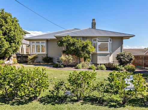 6 Preston Avenue, Belmont