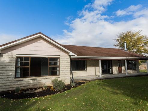 8 Cherry Grove, Alexandra