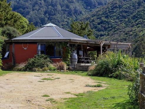 272 Uruwhenua Road, Takaka