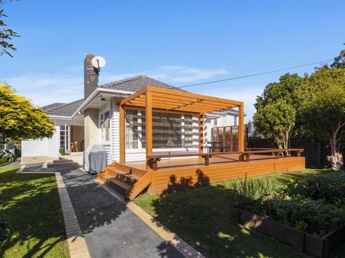734 High Street, Boulcott