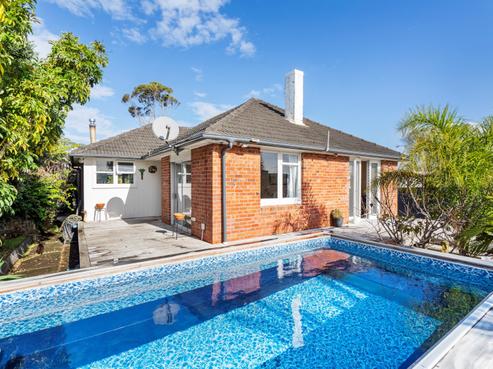 18 Kestrel Place, Waiotaiki Bay