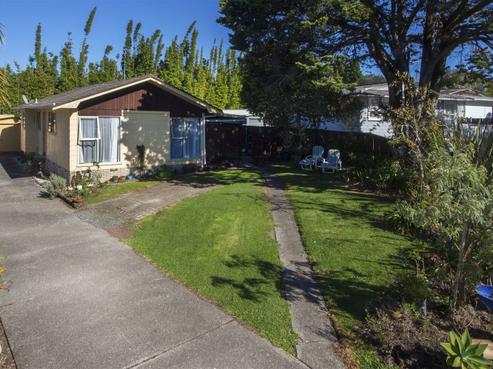 64 Rosewarne Crescent, Glendene