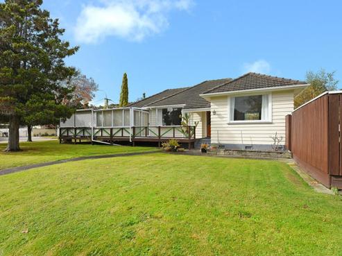52 Heretaunga Square, Silverstream