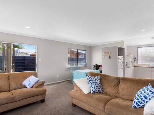 10B College Place, Poike