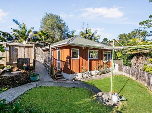 2/128 Spinella Drive, Bayview