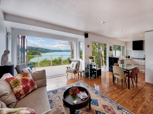 28 Opou Road, Titirangi