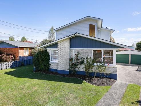 45 Garden Heights Avenue, Glenview