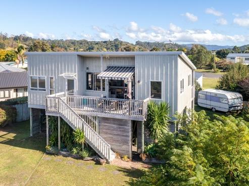 15 Morcom Drive, Cooks Beach