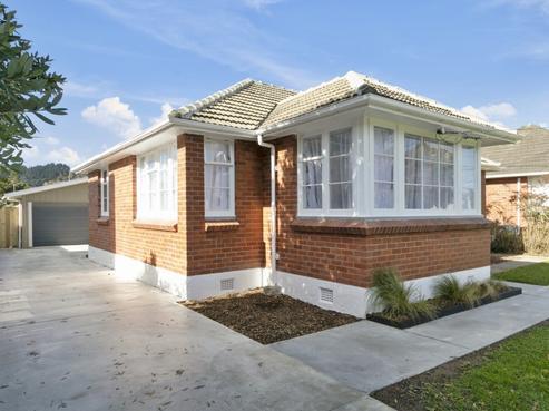 80 Reynolds Street, Taita