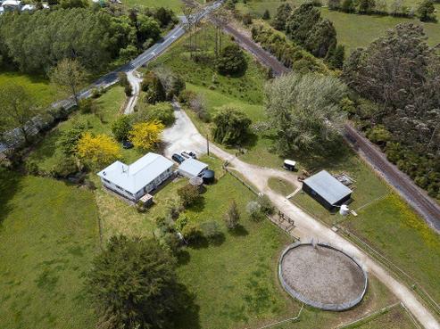 1486 West Coast Road, Kaipara Flats