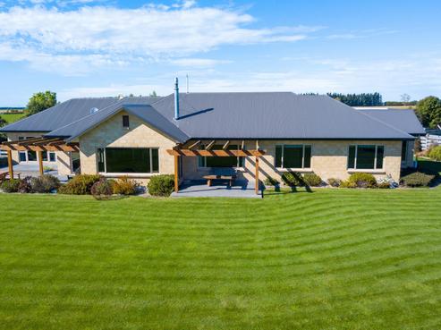 67 Oakleys Road, Mayfield
