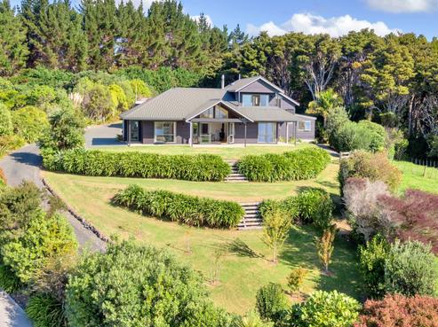 996 Cove Road, Langs Beach