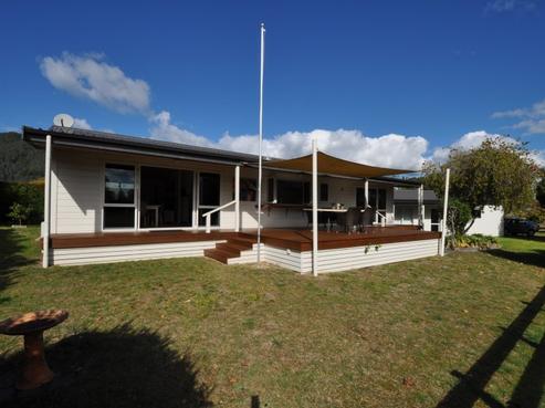 12 Glen Neaves, Pauanui