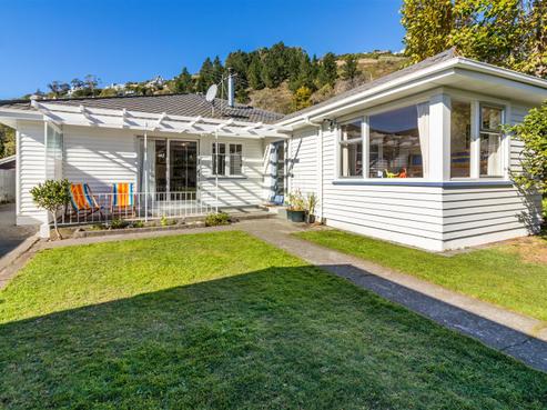 6 Cliff Street, Moncks Bay