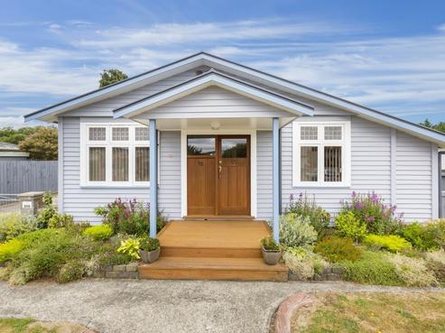 16 Phar Lap Grove, Trentham