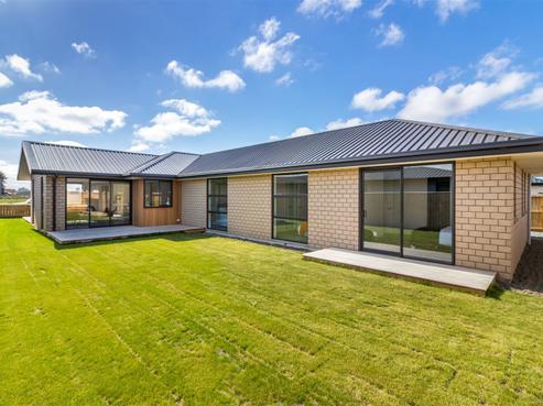 6 Whitehorn Drive, Lincoln