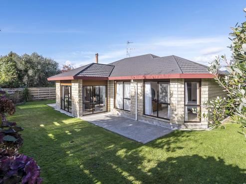 15 Cedar Drive, Paraparaumu Beach
