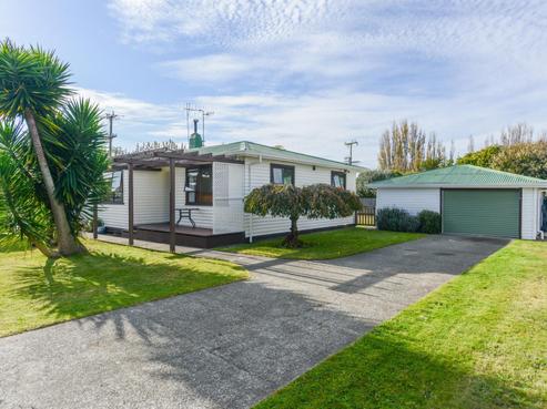 84 Ferry Road, Clive