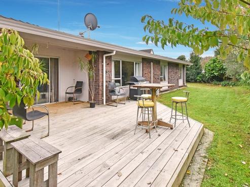 9 Challen Close, Conifer Grove