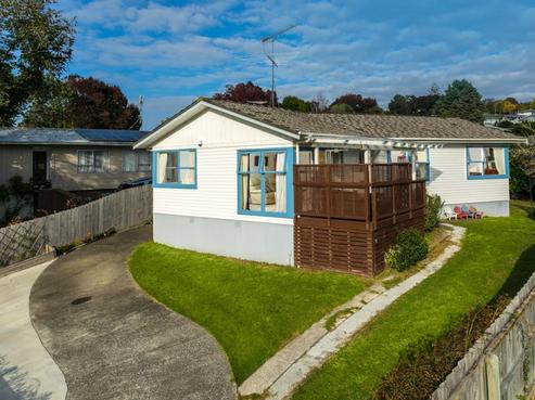 6 Lauris Place, Birkdale