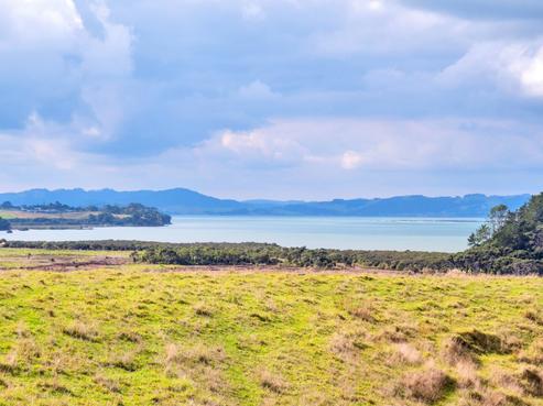 143D Tuparekura Road, South Head