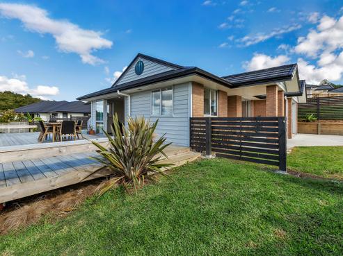 78 Pebble Beach Boulevard, Kamo
