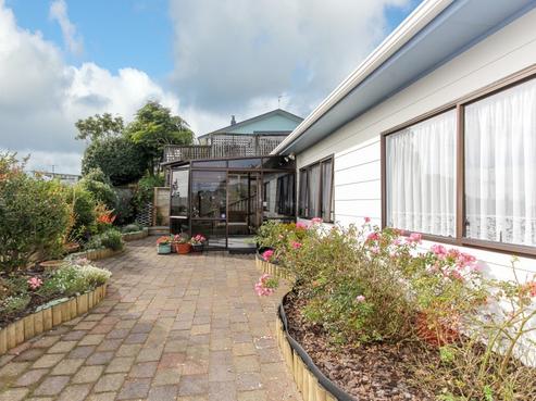 68 Waiwaka Terrace, Strandon
